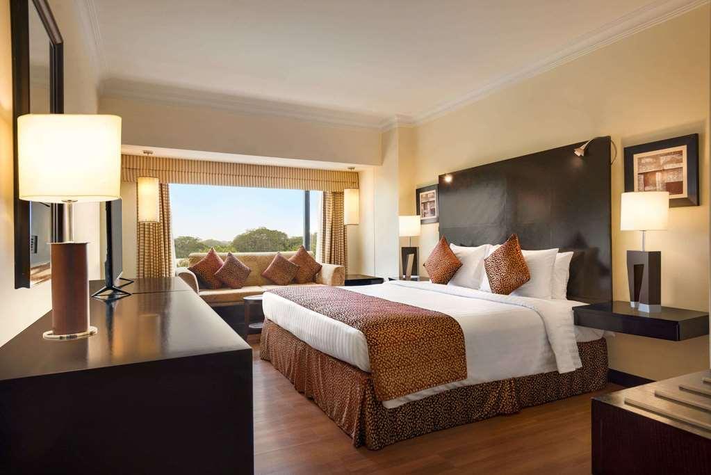 Ramada Plaza By Wyndham Karachi Airport Hotel Zimmer foto A room at the Taj Bengal